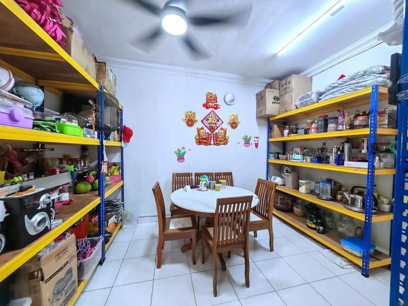 1-storey Terraced House for Sale in Bukit Indah (Iskandar Puteri (Nusajaya)) - Karl Lim - Dining Room - PropertyGuru.com.my