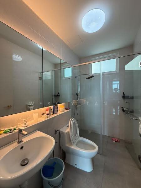 Service Residence for Sale at Parkland Residence - Wesley Tan - Bathroom - PropertyGuru.com.my