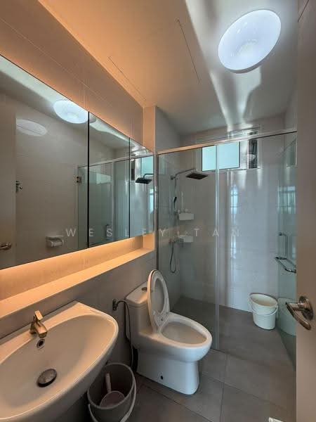 Service Residence for Sale at Parkland Residence - Wesley Tan - Bathroom - PropertyGuru.com.my