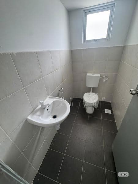 Shop for Rent in Kampung Sungai Jarom (Jenjarom) - Eugene Ong Eu chieh - Bathroom - PropertyGuru.com.my
