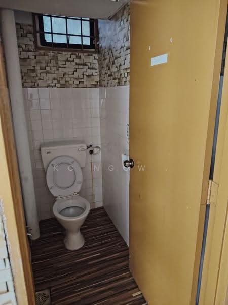 Shop for Rent in Sri Petaling (Kuala Lumpur) - KC Ngow . - Bathroom - PropertyGuru.com.my
