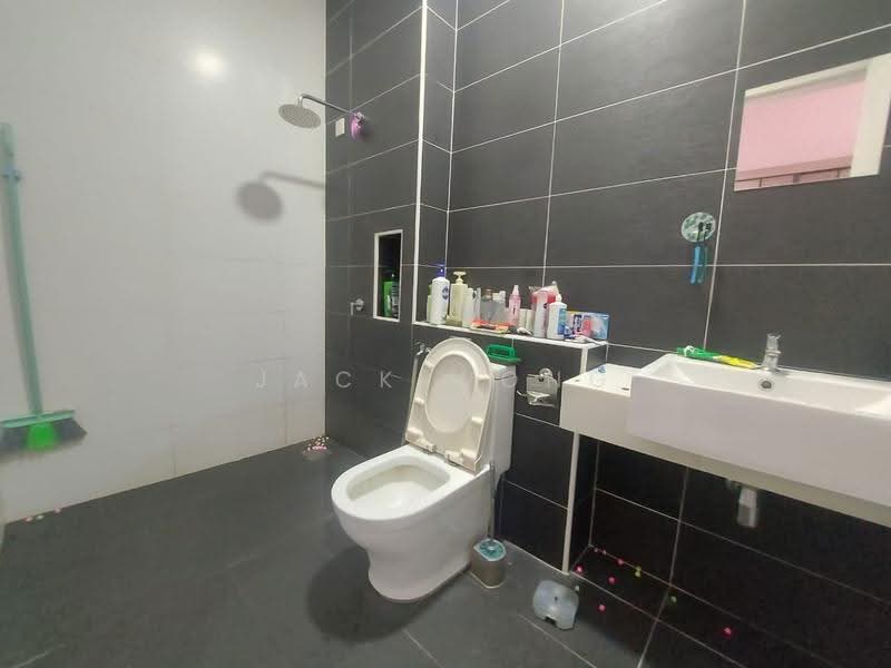 Rumah Teres 2-Tingkat untuk Dijual di Kota Masai (Pasir Gudang) - Jack Wong - Bathroom - PropertyGuru.com.my