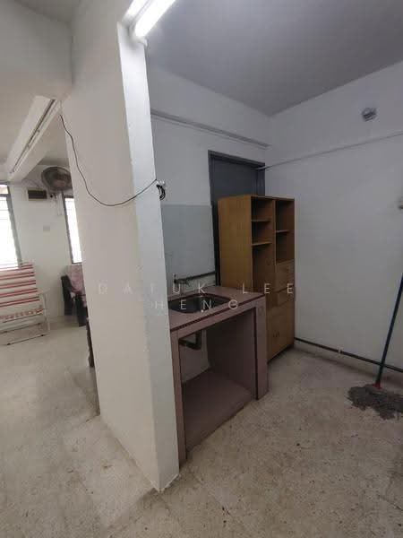 2-storey Terraced House for Rent in Taman Cempaka (Ipoh) - Datuk Lee Heng - Kitchen - PropertyGuru.com.my