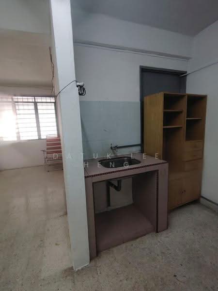 2-storey Terraced House for Rent in Taman Cempaka (Ipoh) - Datuk Lee Heng - Kitchen - PropertyGuru.com.my