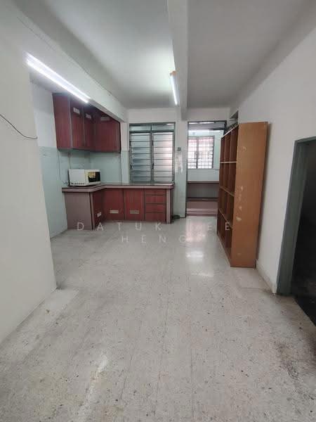2-storey Terraced House for Rent in Taman Cempaka (Ipoh) - Datuk Lee Heng - Kitchen - PropertyGuru.com.my