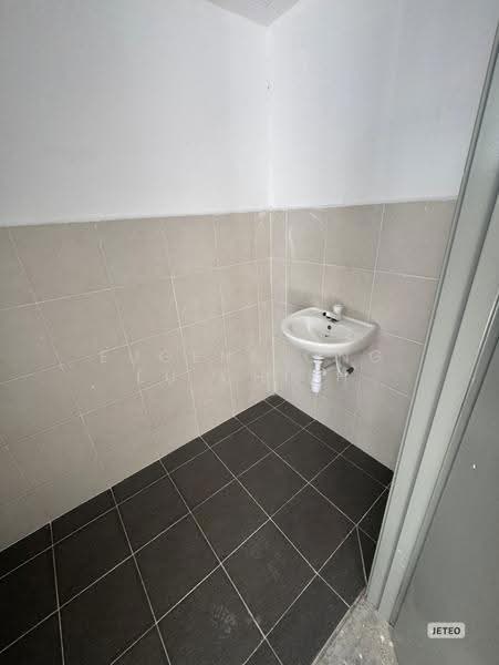 Shop for Rent in Kampung Sungai Jarom (Jenjarom) - Eugene Ong Eu chieh - Bathroom - PropertyGuru.com.my
