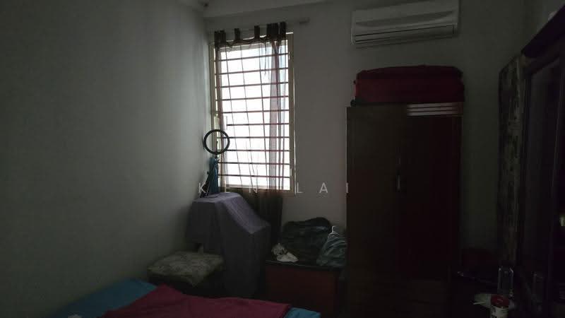 Kediaman Servis untuk Dijual di Pacific Place - Ken Lai - Bedroom - PropertyGuru.com.my