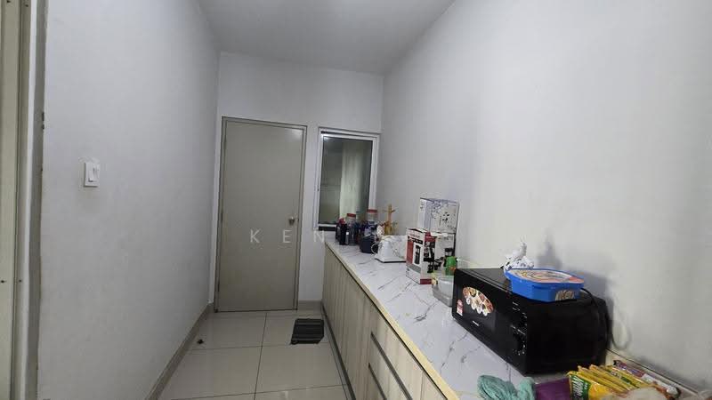 Kediaman Servis untuk Dijual di Pacific Place - Ken Lai - Kitchen - PropertyGuru.com.my