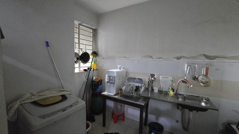 Kediaman Servis untuk Dijual di Pacific Place - Ken Lai - Kitchen - PropertyGuru.com.my
