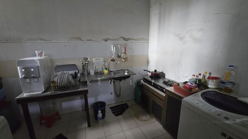 Kediaman Servis untuk Dijual di Pacific Place - Ken Lai - Kitchen - PropertyGuru.com.my