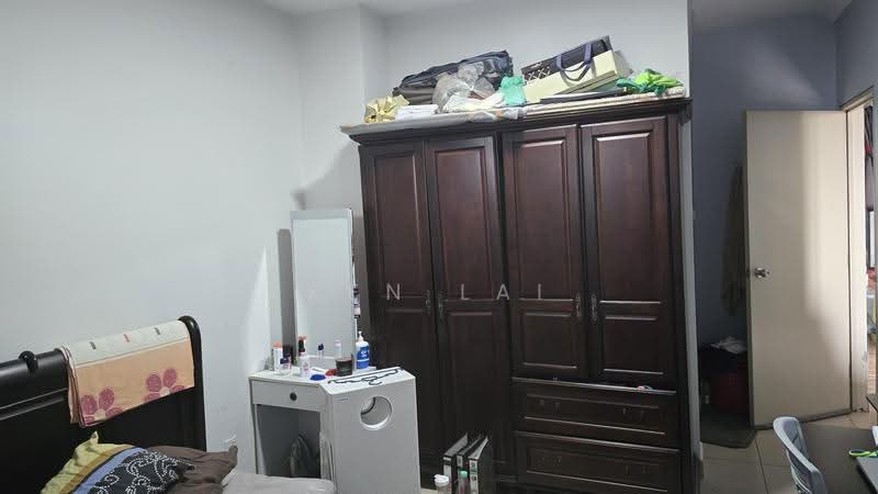 Kediaman Servis untuk Dijual di Pacific Place - Ken Lai - Bedroom - PropertyGuru.com.my