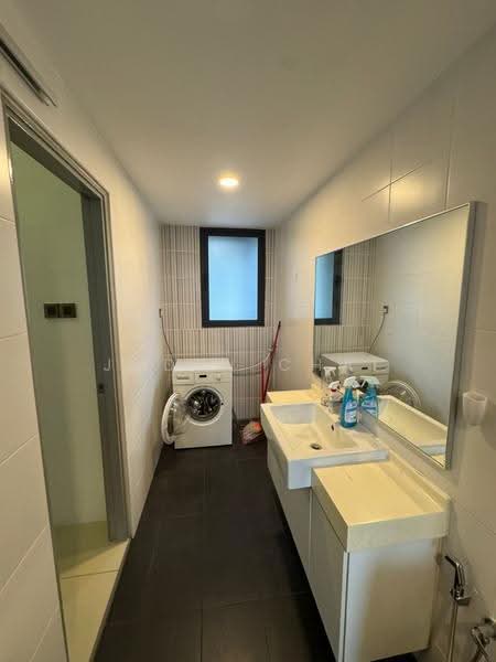 Service Residence for Sale at V@SUMMERPLACE - Jaden Chai - Bathroom - PropertyGuru.com.my