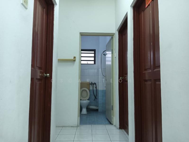 2-storey Terraced House for Sale in Menglembu (Perak) - Oscar Teoh - Corridor - PropertyGuru.com.my