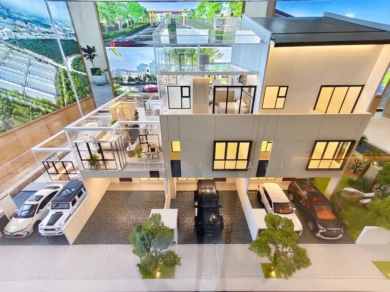 3-storey Terraced House for Sale in Cyberjaya (Selangor) - Aizuddin Ali - Living Room - PropertyGuru.com.my