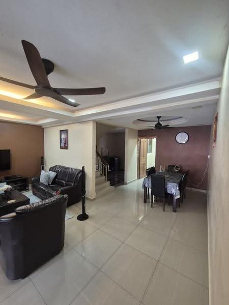 Rumah Teres 2-Tingkat untuk Dijual di Taman Anggerik (Tampoi) - Daniel Yong - Living Room - PropertyGuru.com.my