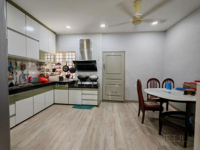 Rumah Teres 2-Tingkat untuk Dijual di Taman Klang Utama (Kapar) - Daniel Kok - Kitchen - PropertyGuru.com.my