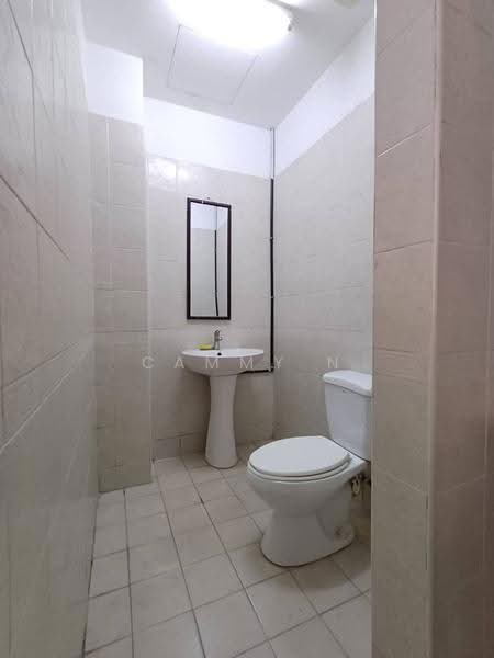 2.5-storey Terraced House for Sale in Jalan Ipoh (Kuala Lumpur) - Cammy N - Bathroom - PropertyGuru.com.my