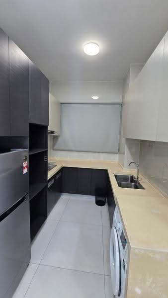Kondominium untuk Disewa di Kings Bay @ Country Garden Danga Bay - Eve Neo - Kitchen - PropertyGuru.com.my