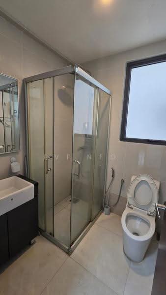 Kondominium untuk Disewa di Kings Bay @ Country Garden Danga Bay - Eve Neo - Bathroom - PropertyGuru.com.my
