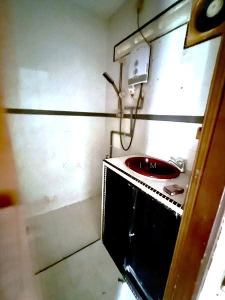 1-storey Terraced House for Sale in Taman Melodies (Johor Bahru) - Karl Lim - Bathroom - PropertyGuru.com.my
