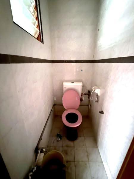 1-storey Terraced House for Sale in Taman Melodies (Johor Bahru) - Karl Lim - Bathroom - PropertyGuru.com.my