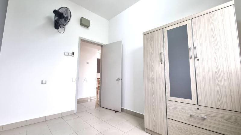 Kondominium untuk Disewa di Residence 8 - David Lao - Bedroom - PropertyGuru.com.my