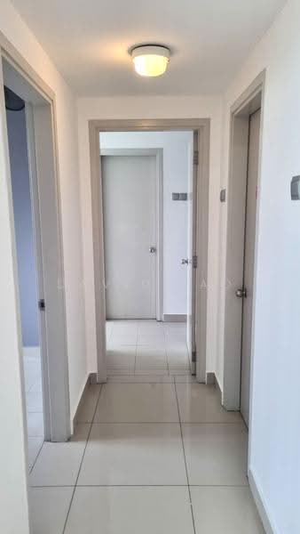 Kondominium untuk Disewa di Residence 8 - David Lao - Corridor - PropertyGuru.com.my