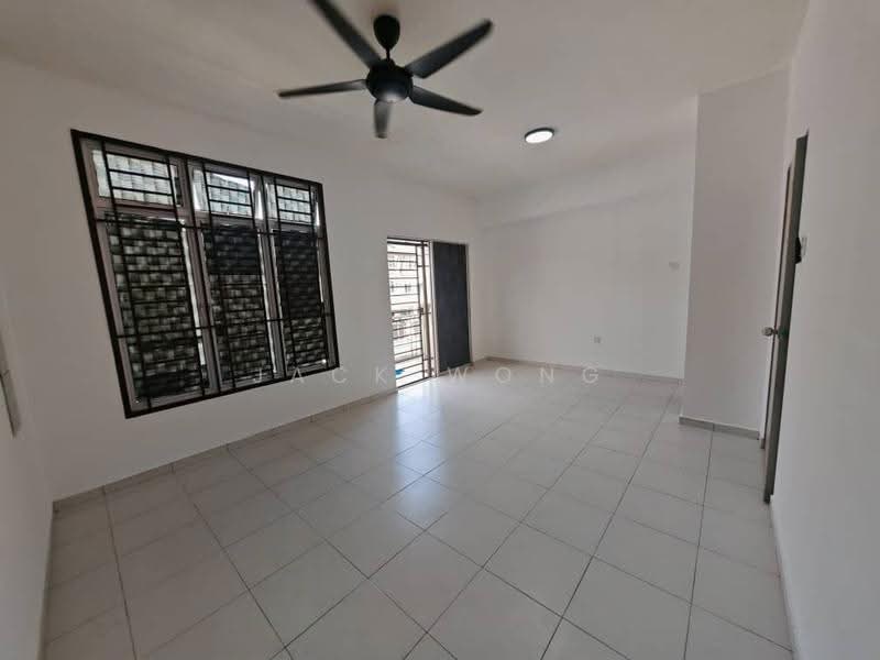2.5-storey Terraced House for Sale in Taman Scientex Utama (Senai) - Jack Wong - Living Room - PropertyGuru.com.my
