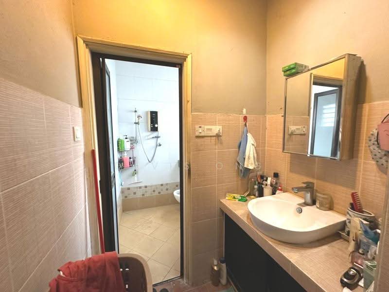 2-storey Terraced House for Sale in Usj 2 (Subang Jaya) - Davis Ong - Bathroom - PropertyGuru.com.my