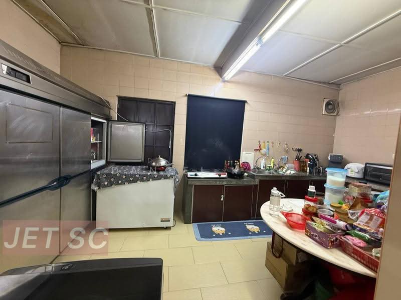 2-storey Terraced House for Sale in Taman Pinggiran Usj (Subang Jaya) - Daniel Kok - Kitchen - PropertyGuru.com.my