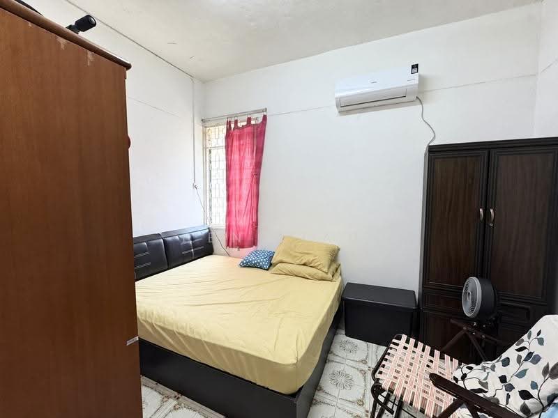 Rumah Teres untuk Dijual di Island Glades (Jelutong) - Ben Liau - Bedroom - PropertyGuru.com.my