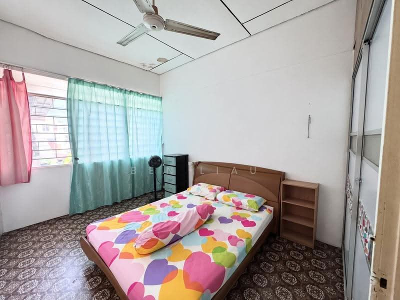 Rumah Teres untuk Dijual di Island Glades (Jelutong) - Ben Liau - Bedroom - PropertyGuru.com.my