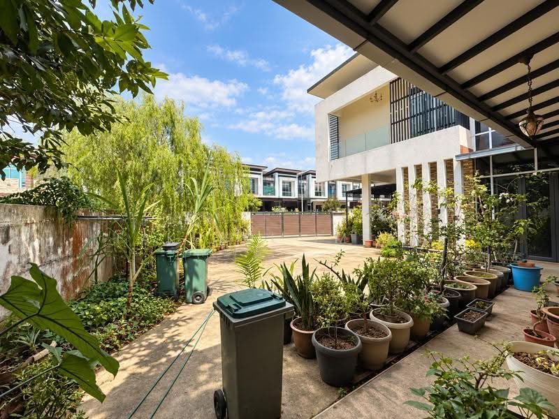 2-storey Terraced House for Sale in Bandar Seri Alam (Masai) - Fakhrul Imlan - Exterior - PropertyGuru.com.my