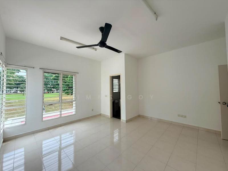 Cluster House for Sale in Setia Impian (Setia Alam) - Aimns Goy - Living Room - PropertyGuru.com.my