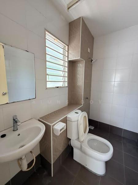 Cluster House for Sale in Setia Impian (Setia Alam) - Aimns Goy - Bathroom - PropertyGuru.com.my
