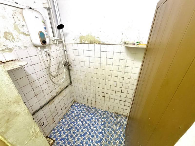 Rumah Teres 1-Tingkat untuk Disewa di Taman Abad (Johor Bahru) - Alen Tan - Bathroom - PropertyGuru.com.my