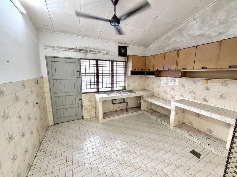 Rumah Teres 1-Tingkat untuk Disewa di Taman Abad (Johor Bahru) - Alen Tan - Kitchen - PropertyGuru.com.my