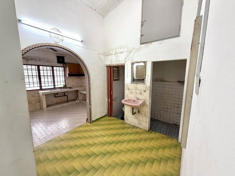 Rumah Teres 1-Tingkat untuk Disewa di Taman Abad (Johor Bahru) - Alen Tan - Kitchen - PropertyGuru.com.my