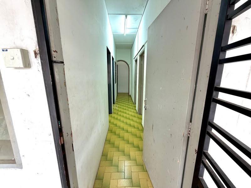 Rumah Teres 1-Tingkat untuk Disewa di Taman Abad (Johor Bahru) - Alen Tan - Corridor - PropertyGuru.com.my