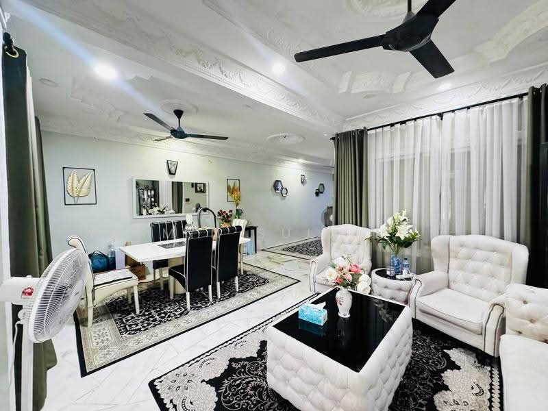 Rumah Teres 1-Tingkat untuk Dijual di Bandar Tasik Puteri (Rawang) - Yasmin Sulaiman - Living Room - PropertyGuru.com.my