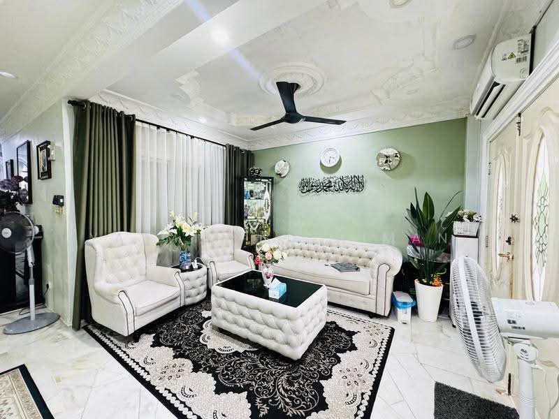 Rumah Teres 1-Tingkat untuk Dijual di Bandar Tasik Puteri (Rawang) - Yasmin Sulaiman - Living Room - PropertyGuru.com.my