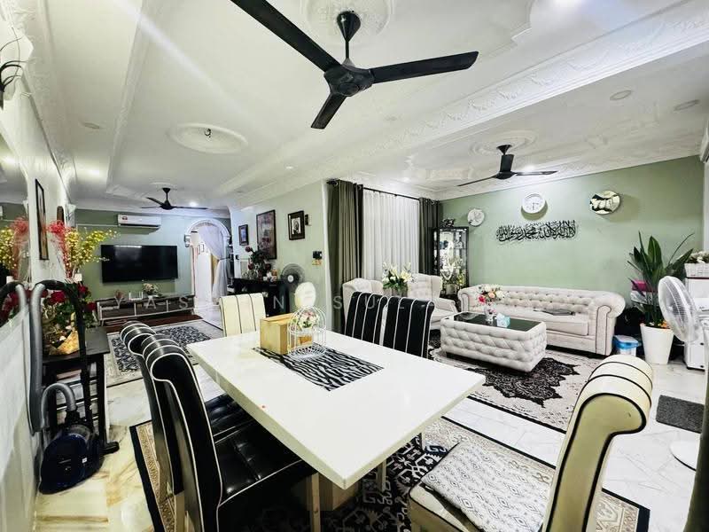 Rumah Teres 1-Tingkat untuk Dijual di Bandar Tasik Puteri (Rawang) - Yasmin Sulaiman - Living Room - PropertyGuru.com.my