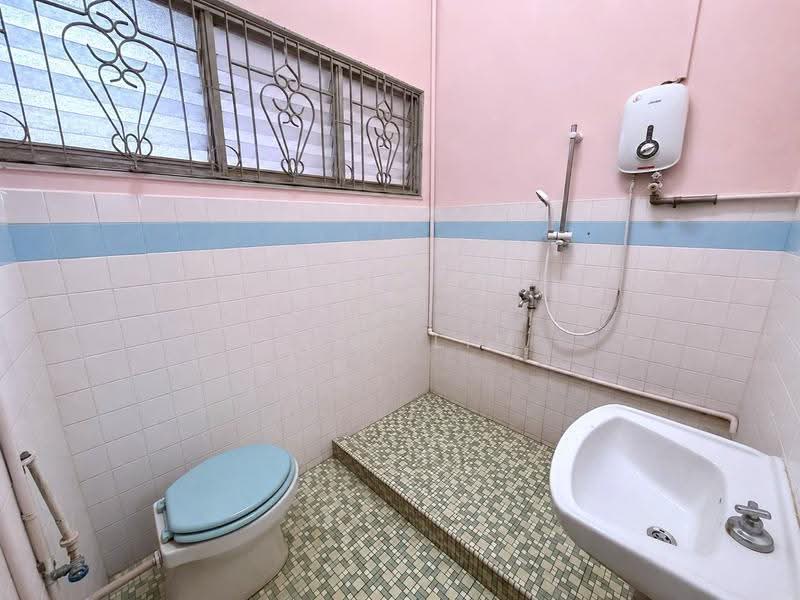 Rumah Teres 1-Tingkat untuk Dijual di Taman Sentosa (Johor Bahru) - Karl Lim - Bathroom - PropertyGuru.com.my