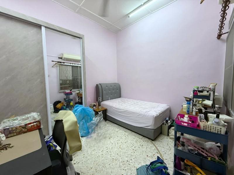 Rumah Teres 1-Tingkat untuk Dijual di Taman Sentosa (Johor Bahru) - Karl Lim - Bedroom - PropertyGuru.com.my