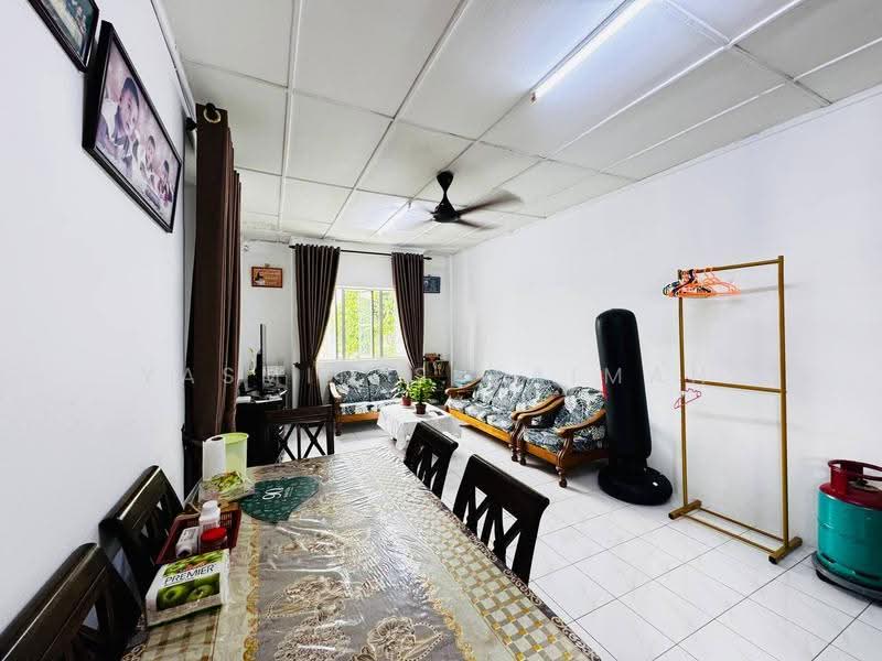Apartment for Sale at Pangsapuri Flora I - Yasmin Sulaiman - Living Room - PropertyGuru.com.my