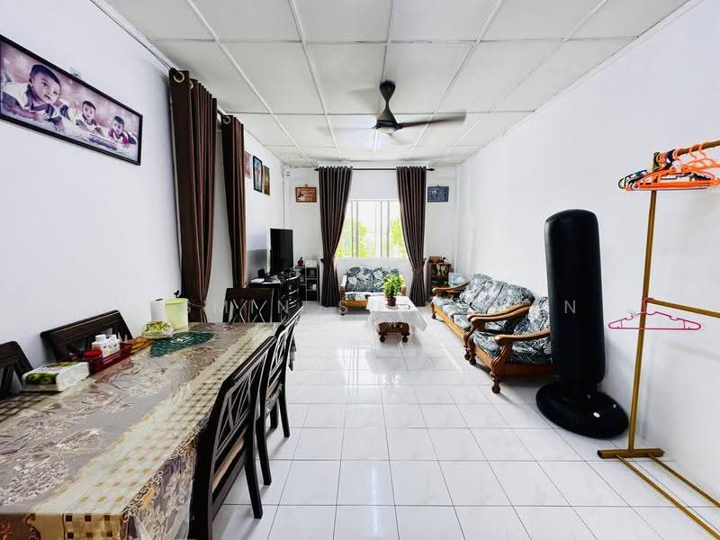 Apartment for Sale at Pangsapuri Flora I - Yasmin Sulaiman - Living Room - PropertyGuru.com.my
