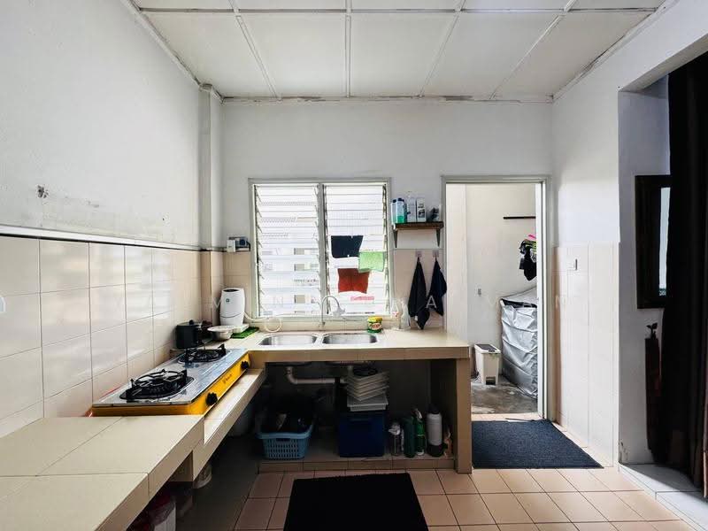 Apartment for Sale at Pangsapuri Flora I - Yasmin Sulaiman - Kitchen - PropertyGuru.com.my