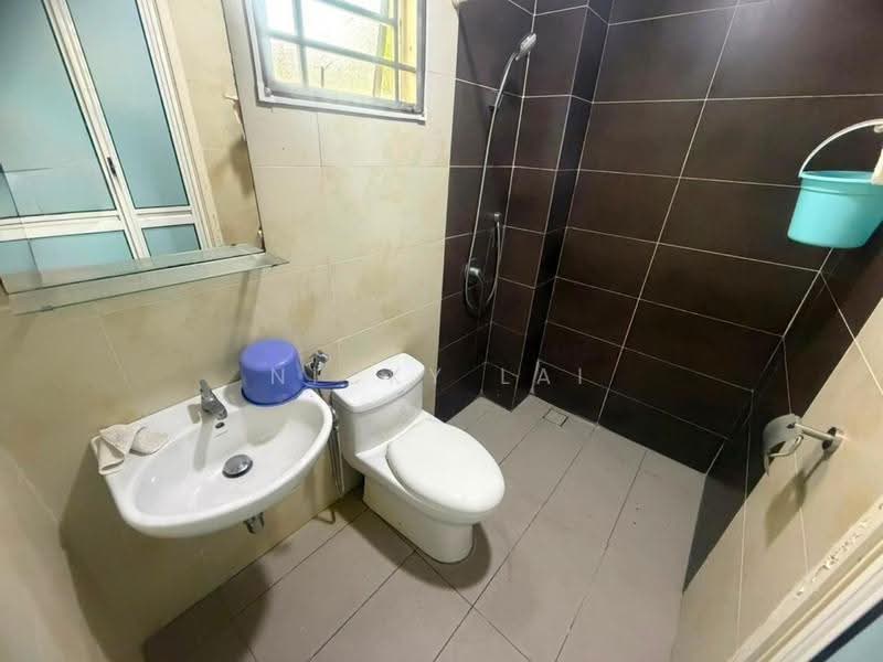 Rumah Teres 2-Tingkat untuk Dijual di Kota Emerald (Rawang) - Nicky Lai - Bathroom - PropertyGuru.com.my