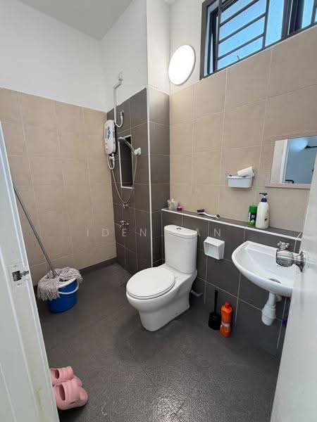 2-storey Terraced House for Sale in Taman Pulai Hijauan (Skudai) - Iden Tan - Bathroom - PropertyGuru.com.my