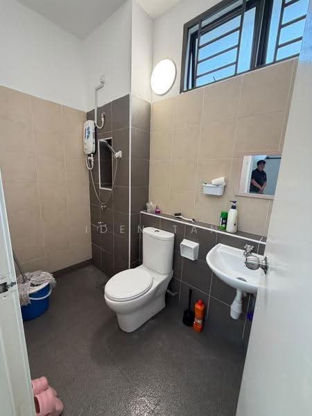 2-storey Terraced House for Sale in Taman Pulai Hijauan (Skudai) - Iden Tan - Bathroom - PropertyGuru.com.my